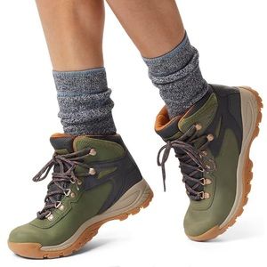 Columbia Newton Ridge Lightweight Waterproof Hiking Boot - Green | Size 7
